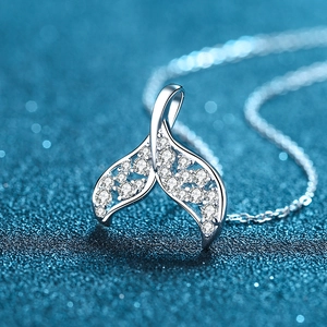 Elegant S925 sterling silver mermaid tail necklace with sparkling moissanite stones