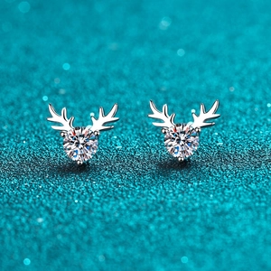 Boucles d'Oreilles Clous Bois de Cerf en Argent Sterling 925 Avec Moissanite Zirconia Incrustée Design Renne Cadeau Bijoux Noël Femme
