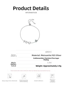 Détail macro du bracelet moissanite en argent S925 avec lettre you et chaîne réglable