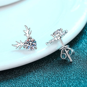 Boucles d'oreilles en argent S925 motif bois de cerf avec moissanite ronde sertie