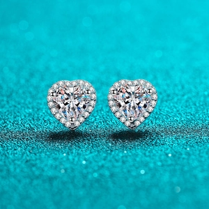 Boucles d'Oreilles Clous en Argent Sterling S925 Halo Moissanite Zirconia Cœur Élégantes Bijoux d'Oreille Forme de Cœur Cadeau