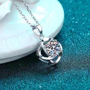 Collana in argento 925 con pendente in moissanite da 1 carato su catena d'argento