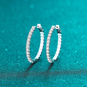 Boucles d'oreilles créoles en argent 925 avec pavé complet de moissanite
