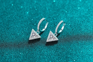 Detailed view of S925 sterling silver triangle hoop earrings with moissanite stones