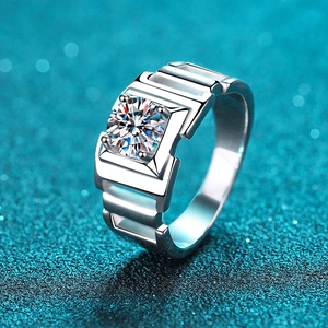 Bague pour homme en argent 925 avec moissanite de 1 carat sur un anneau géométrique