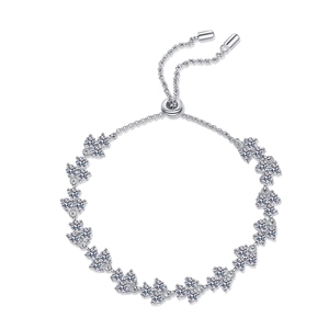 Adjustable S925 sterling silver clover bracelet with sparkling moissanite stones