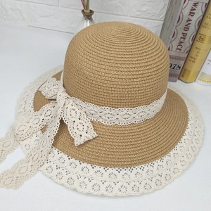 Chapeau de paille d'été pour femmes avec ruban en dentelle et nœud pour la plage