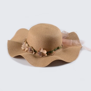 Women Large Brim Paper Straw Sun Hat With Floral Decor Wavy Edge Foldable Breathable Summer Beach Travel Vacation Accessory