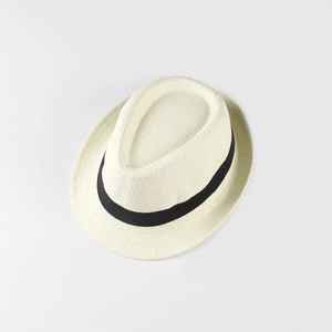 Chapeau de paille crème pour enfants avec ruban noir et protection solaire
