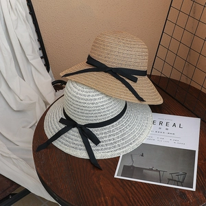 Chapeaux d'été respirants en paille kaki et beige avec nœud en ruban noir élégant