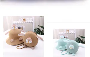 Detailed straw hat and round crossbody bag featuring cute penguins with golden crowns