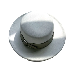 Elegant white wool felt boater hat with a decorative belt buckle for autumn and winter wear