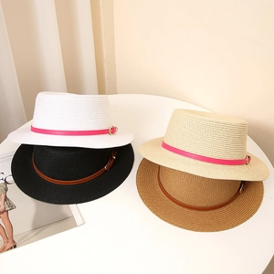 Chapeau Boater Classique en Paille pour Femme Calotte Plate Bords Larges Chapeau de Soleil d'Été Avec Boucle de Ceinture en Cuir