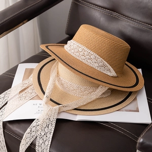 Chapeau de paille à haut plat pour femme avec rubans en dentelle, beige et brun miel