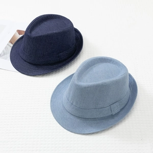 Cappelli Fedora in denim classico in blu chiaro e scuro per un look maschile elegante