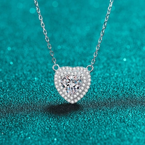 Collier Pendentif Coeur en Argent Sterling 925 pour Femmes Exquis Zirconia Halo Chaîne de Clavicule Bijoux Cadeau
