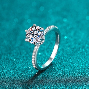 Bague Solitaire Luxueuse en Argent Sterling 925 à Six Griffes pour Femmes Taille Ronde Moissanite Zirconia Mariage Bijoux