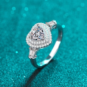Sparkling S925 sterling silver heart-shaped moissanite ring with halo diamonds