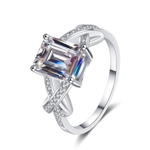 925 silver ring with rectangular emerald cut moissanite and interlocking band