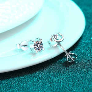 Elegant S925 sterling silver stud earrings with sparkling round cut moissanite stones