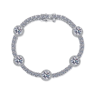 Élégant bracelet tennis en argent 925 avec pierres de moissanite rondes serties en halo