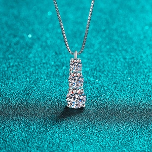 Collier Pendentif Vertical à 3 Pierres en Argent Sterling 925 Moissanite Zirconia 1.8ct pour Femme Bijoux de Mode