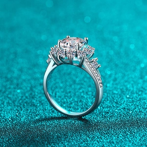 Bague luxueuse en argent 925 avec moissanite 3 carats et double halo de diamants