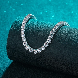 Klassische S925 Sterlingsilber Tennis-Halskette mit brillanten Moissanit-Steinen