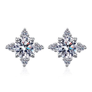 Boucles d'oreilles trèfle en argent sterling S925 avec pierres de moissanite brillantes