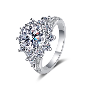 Bague élégante en argent S925 avec une moissanite de 3 carats et design fleur de soleil