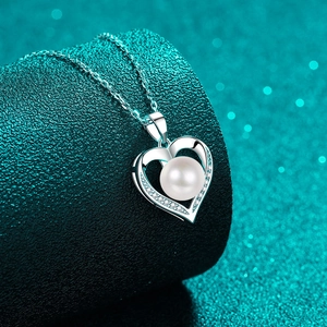 S925 sterling silver heart necklace with freshwater pearl and moissanite stones