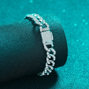 Luxurious S925 sterling silver cuban link bracelet with sparkling moissanite pavé setting