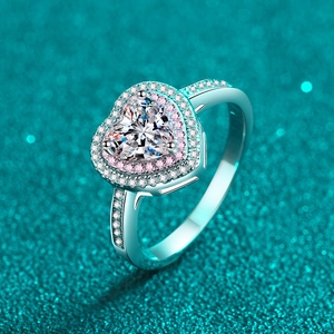S925 Sterling Silber Ring mit 1 Karat Herz-Moissanit und doppeltem Halo-Besatz