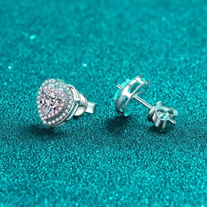Orecchini a lobo a cuore in argento S925 con moissanite e cristalli rosa