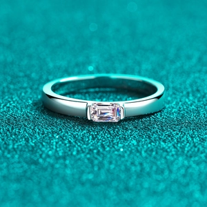 925 Sterling Silver Moissanite Ring Emerald Cut Rectangle Geometric Polished Electroplated Jewelry Ring For Women Fashion Accessory
