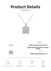 Vue détaillée du collier en argent sterling 925 avec pendentif carré moissanite de 1,0 ct