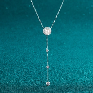 Élégant collier en Y en argent 925 avec perle ronde et pendentif serti de zircons fins