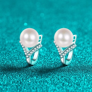 Elegant 925 Sterling Silver Round Natural Freshwater Pearl Ear Buckles Moissanite V-Shaped Inlaid Geometric Earrings Women Jewelry