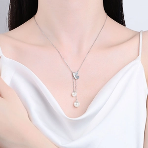 Collier en argent sterling S925 avec papillon, moissanite et perles d'eau douce