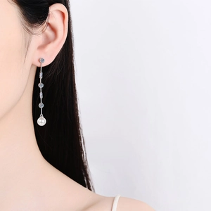 Eleganti orecchini a nappa in argento S925 con moissanite blu e perla d'acqua dolce