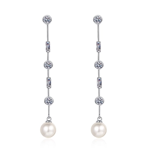 Orecchini nappa in argento 925 con moissanite e perle d'acqua dolce naturali