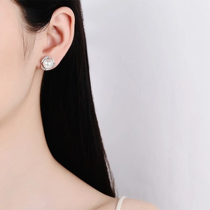 Élégantes boucles d'oreilles en argent S925 avec perle d'eau douce et moissanite