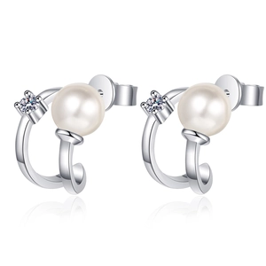 S925 sterling silver U-shaped earrings featuring freshwater pearl and moissanite stone