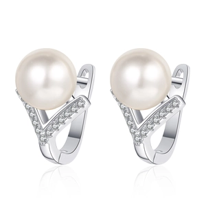 S925 sterling silver V-shape pearl hoop earrings with shimmering moissanite accents