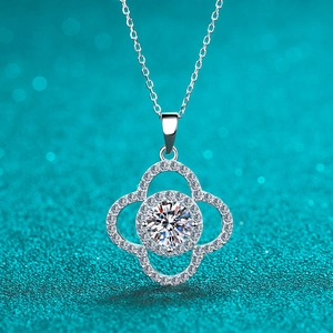 925 Sterling Silver Four Leaf Clover Pendant Necklace With 1 Carat Moissanite Zirconia Stones For Women Elegant Fashion Jewelry