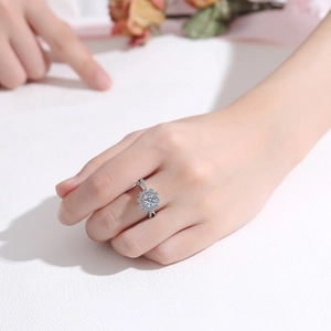 Bague en argent S925 avec moissanite 0,8ct motif tournesol et anneau torsadé élégant
