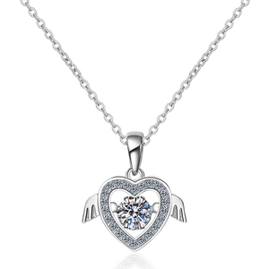 Élégant collier en argent S925 avec pendentif ailes d'ange en cœur et pierre de moissanite
