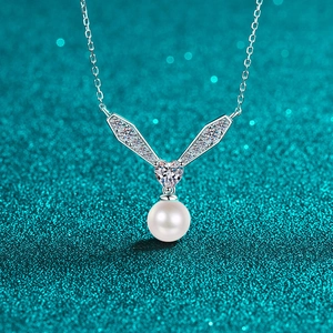 Collier en Argent Sterling 925 avec Perle d'Eau Douce pour Femme Pendentif Coeur Moissanite V Bijoux de Mode Élégants