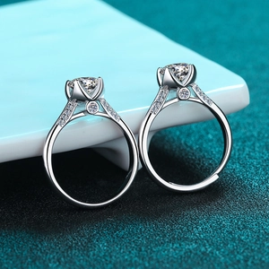 Classic S925 sterling silver moissanite rings with four-prong set wedding diamond design