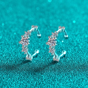 Orecchino a Clip in Argento Sterling S925 Moissanite per Donna Minimalista Chic Senza Buco Lobo a Forma di C